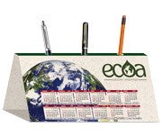 CALENDÁRIO DE MESA PORTA CANETAS HORIZONTAL RECICLATO 240G - Sem verniz