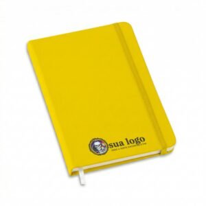 CADERNETA TIPO MOLESKINE ABERTURA HORIZONTAL MIOLO PADRÃO COM PAUTA COM PORTA CANETA 14X21CM - Capa amarela / 1un.